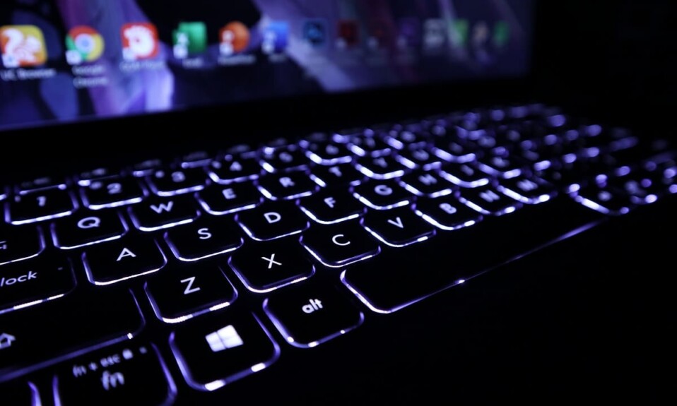 Cómo habilitar y modificar la configuración de la retroiluminación del teclado Dell