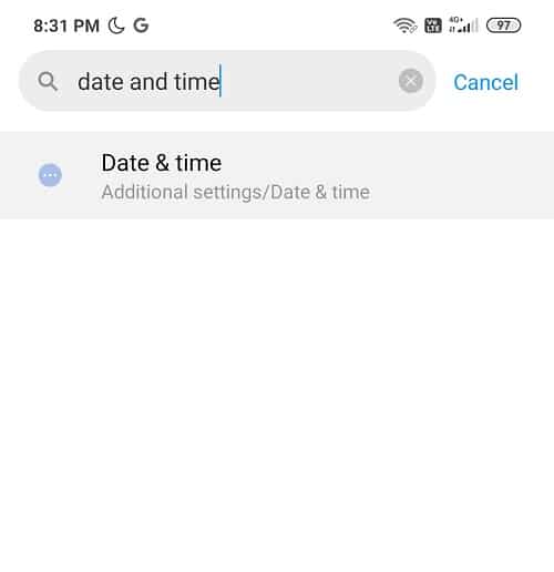 Abra Configuración en su teléfono y busque 'Fecha y hora'