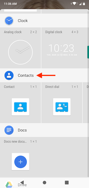 Desplácese hacia abajo hasta Contactos