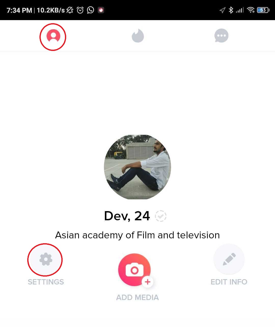 abre el perfil y ve a la configuración | Cambia tu nombre o género a Tinder
