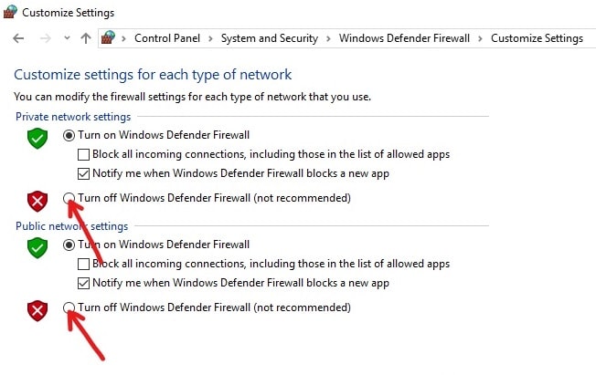 Desactive el Firewall de Defender tanto para redes privadas como públicas haciendo clic en el botón junto a la opción Desactivar el Firewall de Windows Defender.