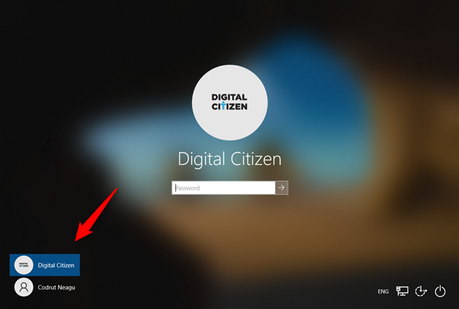 Lista de usuarios de Windows 10 que se muestra en la pantalla de inicio de sesión