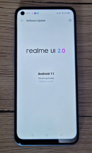 El teléfono está equipado con Android 11 y una interfaz realme UI 2.0