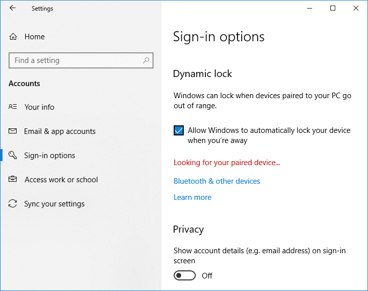 Desplácese hasta Dynamic Lock, luego marque Permitir que Windows lo detecte cuando se haya ido y bloquee automáticamente su dispositivo