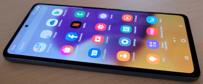 Ambos teléfonos inteligentes tienen Android 11 preinstalado