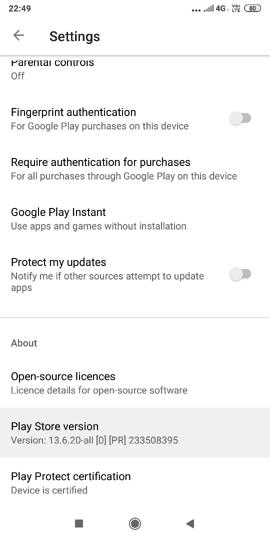 Encontrará 'Versión de Play Store' en el menú.  Tócalo