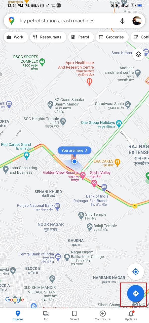 Toca la flecha de navegación.  Ahora, accederá al modo de navegación.  Verifique el tráfico en Google Maps
