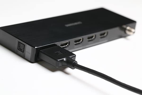 Desconecte la caja One Connect