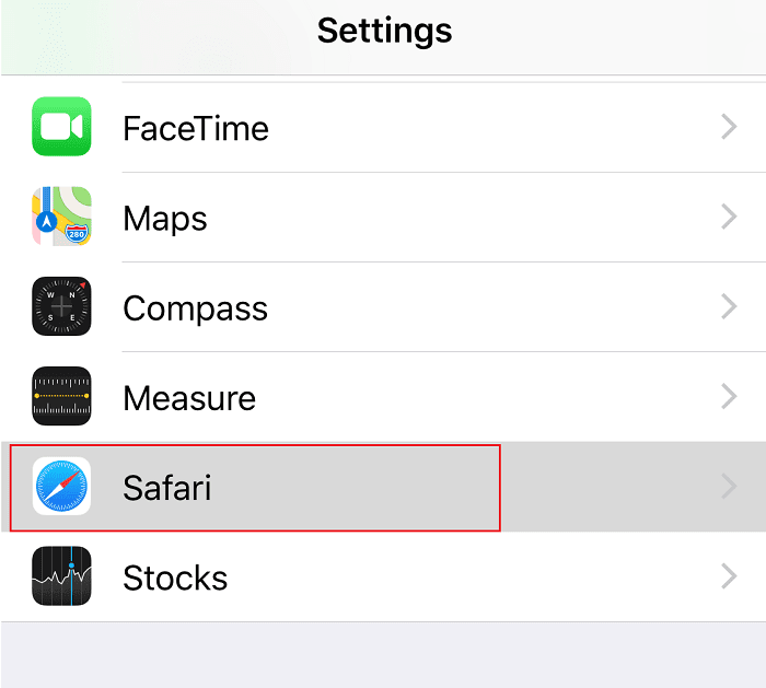 Desde Configuración haz clic en safari.  Arreglar esta conexión no es privada