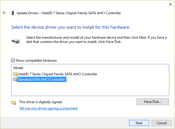 Seleccione el controlador SATA AHCI estándar de la lista y haga clic en Siguiente