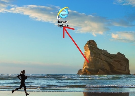 Haga clic en el icono de Internet Explorer disponible en el escritorio