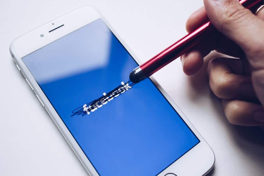 Cómo eliminar todos o algunos amigos en Facebook