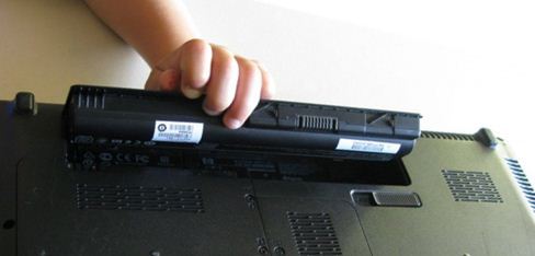 desconecte su batería | Reparar solicitud de descriptor de dispositivo fallida (dispositivo USB desconocido)