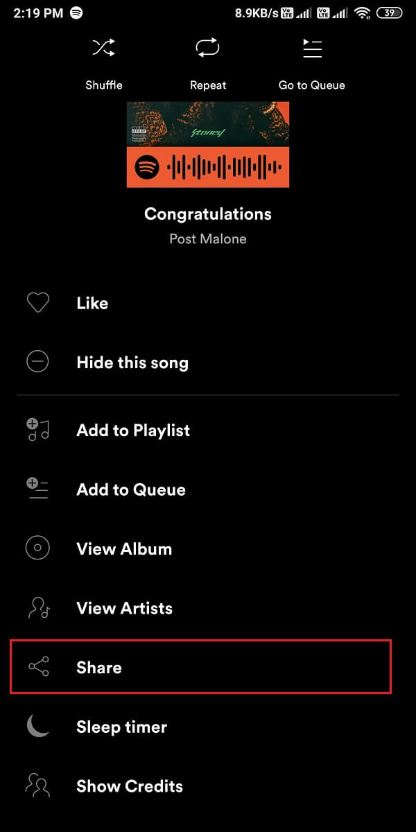 Desplácese hacia abajo y toque Compartir.  |  Cómo enviar música en Facebook Messenger