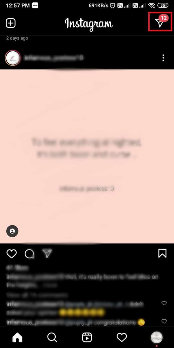 Toque el ícono de mensaje en la esquina superior derecha de la pantalla