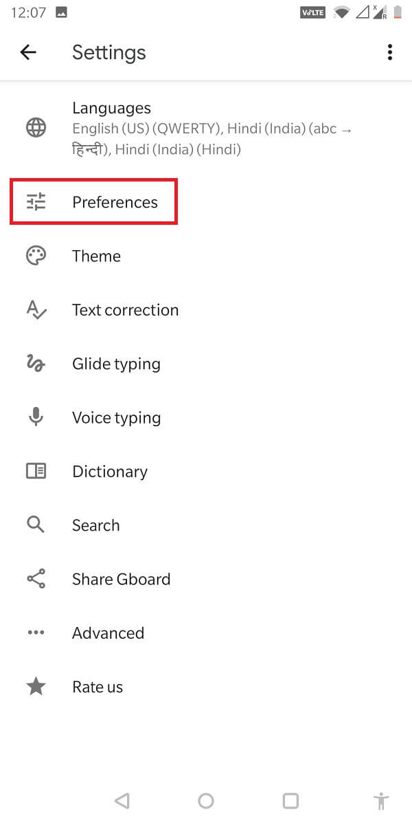 Seleccione la aplicación Gboard y toque 'Preferencias'. 