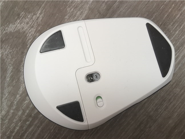 El sensor óptico del ratón Logitech M720 Triathlon