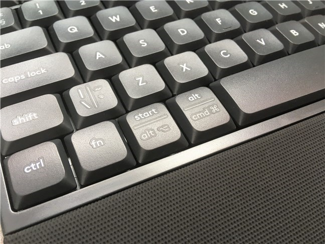 Vista de las teclas del teclado Logitech K850 Performance
