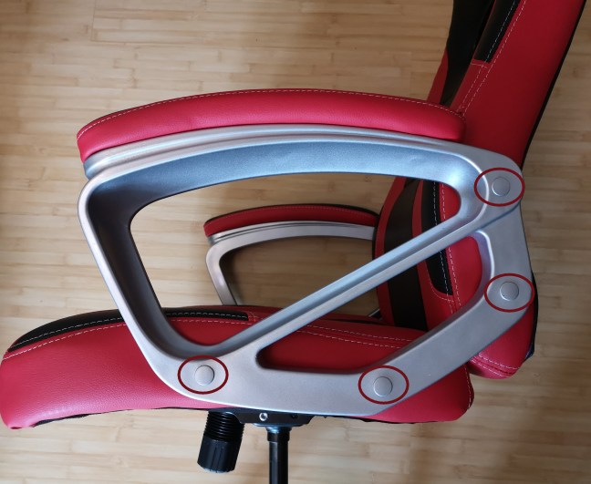 Trust GXT 705 Ryon: agregando los tapones plateados