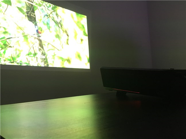 El proyector LED Full HD ASUS F1