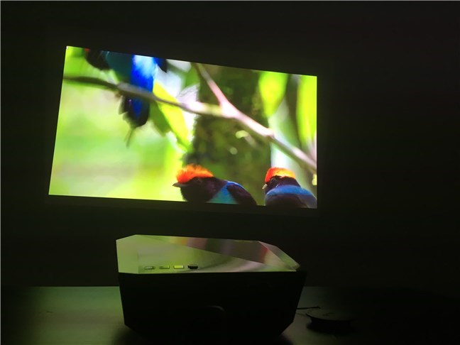Ver un video en el proyector ASUS F1 Full HD LED