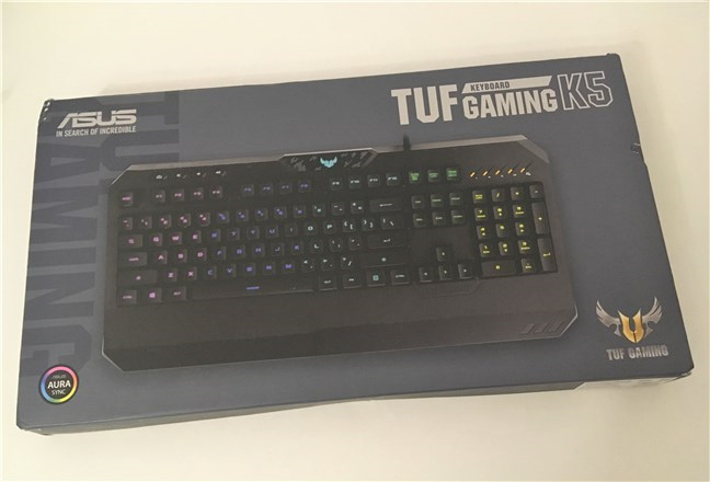 La parte superior del paquete ASUS TUF Gaming K5