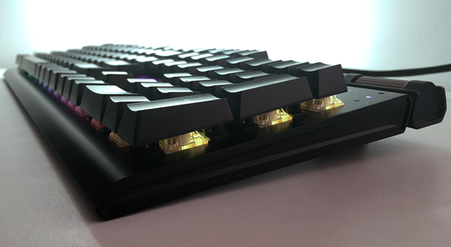 HyperX aleación Elite RGB