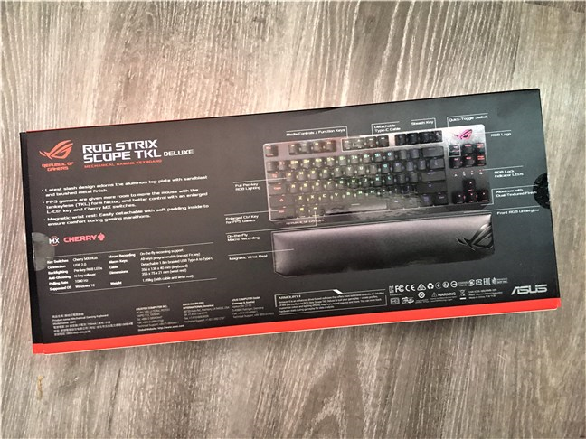 ASUS ROG Strix Scope TKL Deluxe: La parte trasera de la caja