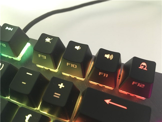 Algunas de las teclas multimedia y la tecla Stealth F12