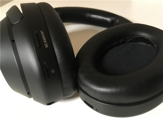 Los botones físicos del Sony WH-1000XM3
