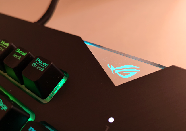 ASUS ROG Strix llamarada
