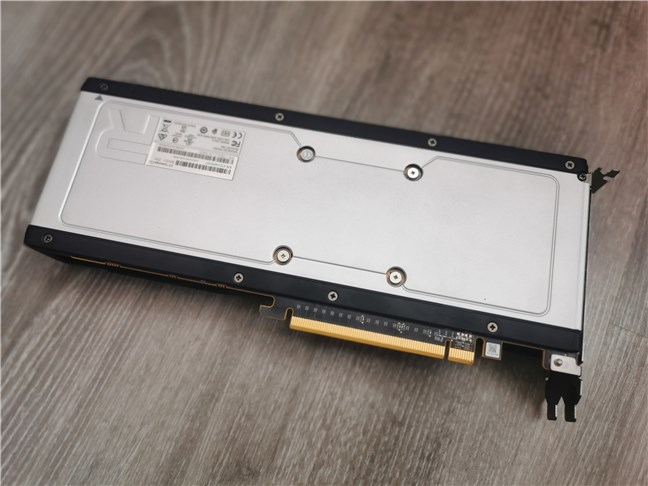 La placa trasera de la AMD Radeon RX 6700 XT
