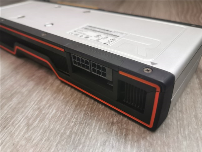 Los conectores de alimentación de la AMD Radeon RX 6700 XT