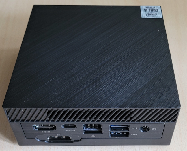 Los puertos en la parte trasera