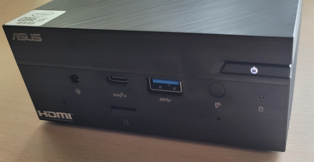 ASUS Mini PC PN62 no acumula mucho polvo ni huellas dactilares