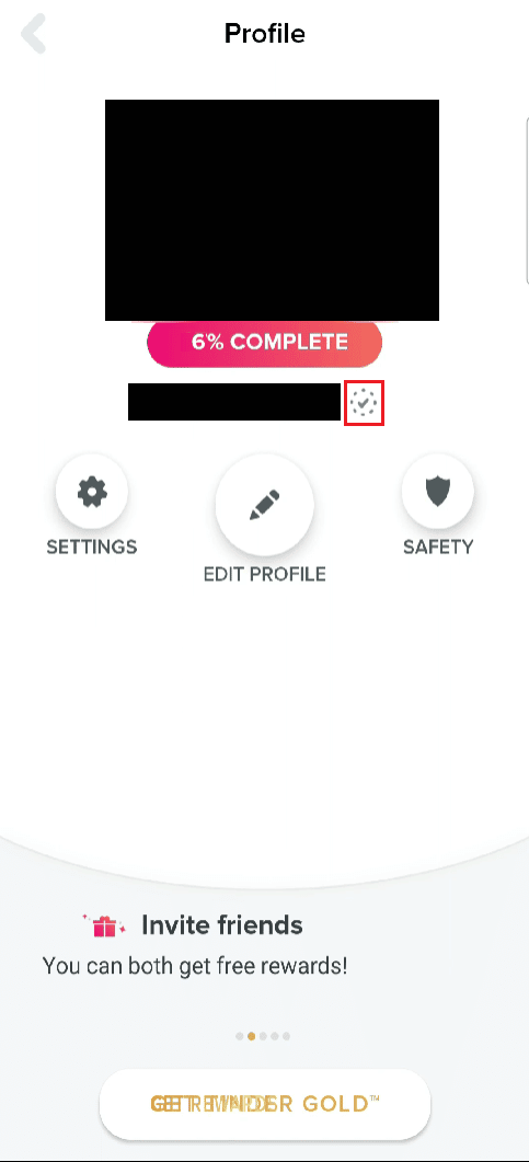 Toque el icono de marca de verificación junto a su nombre de perfil
