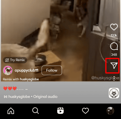 Toque el ícono de compartir en el lado derecho que parece un avión de papel |  Cómo hacer que se reproduzca un video en una historia de Instagram