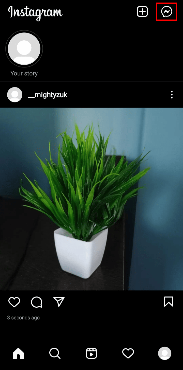 Toque el ícono de chat en la esquina superior derecha de la pantalla.