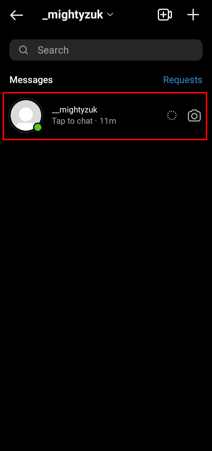 Selecciona el chat al que has enviado tu historia de Instagram y tócalo.