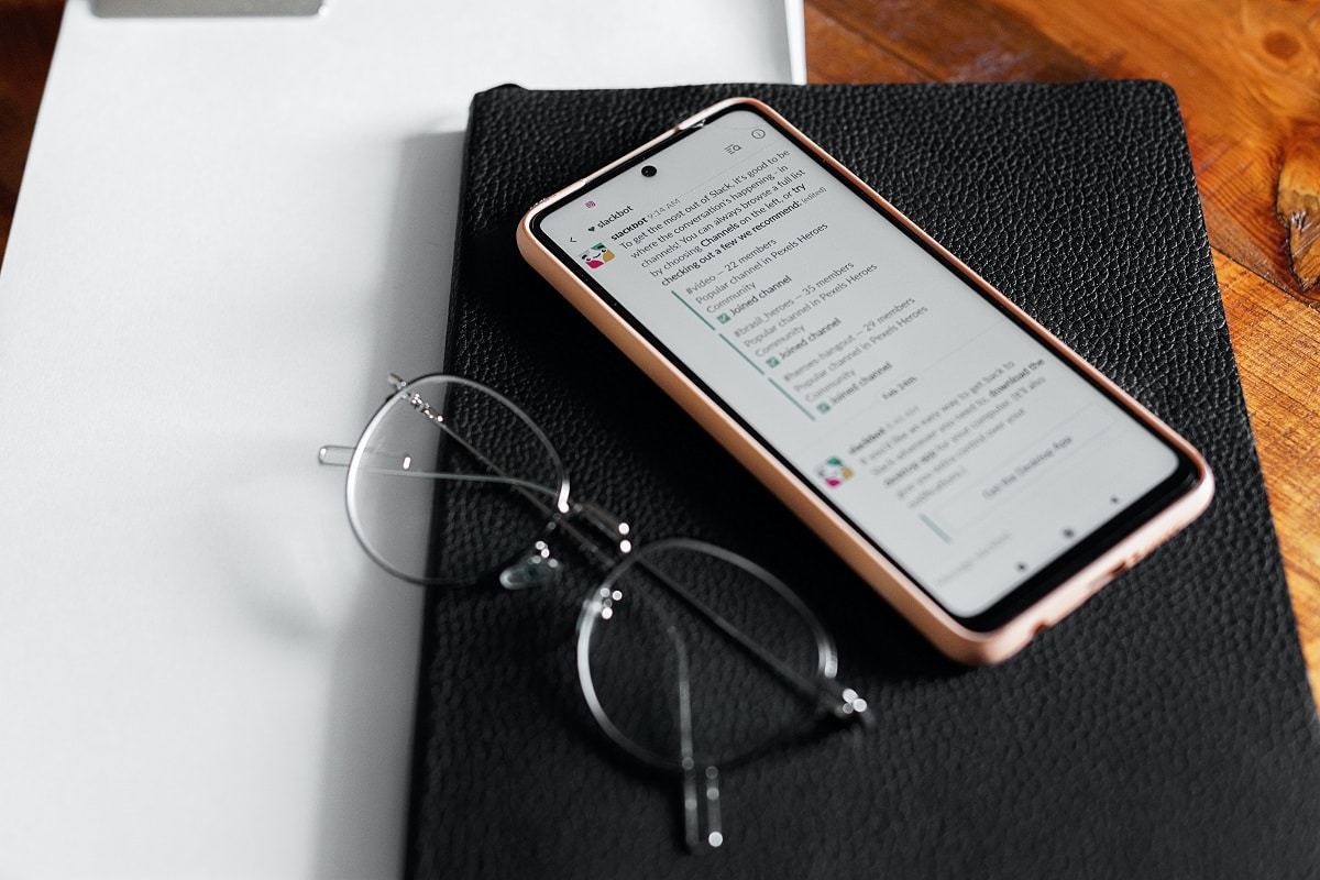 un teléfono android -