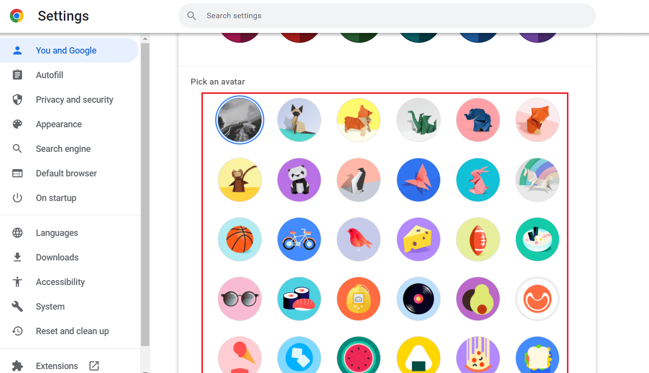 Desplácese hacia abajo y seleccione el avatar de Chrome que desee en la sección Elija un avatar |  cambia el texto de tu logo