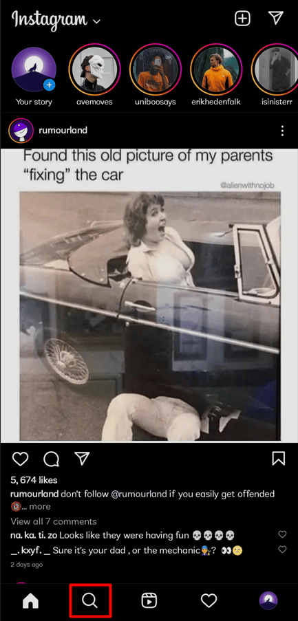 Desde el panel inferior de la aplicación, seleccione el icono Buscar