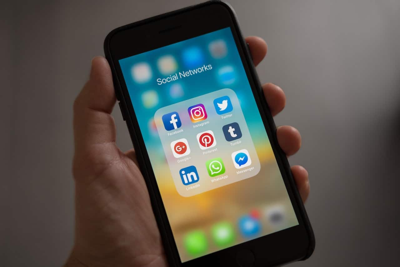 Aplicaciones de redes sociales en teléfonos inteligentes | Cómo evitar ser Doxxed en Twitter