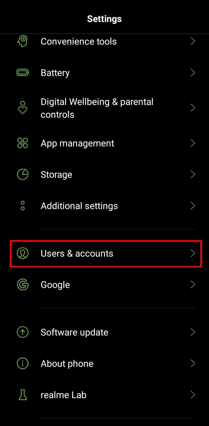 Desplácese hacia abajo hasta Usuarios y cuentas y tóquelo. | deshabilitar el chat de Google