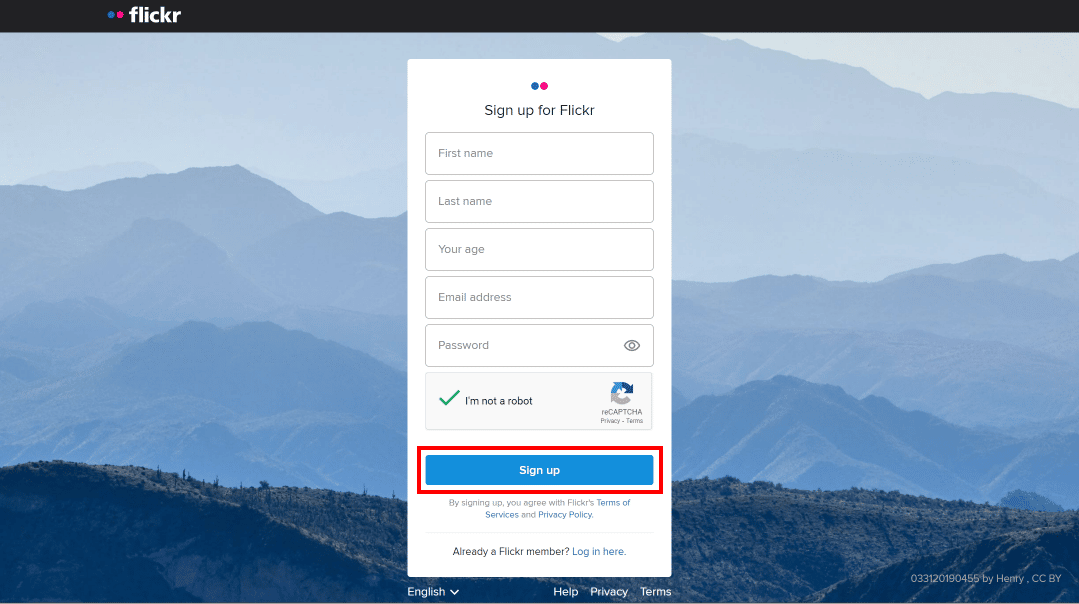 Ingrese su Nombre, Apellido, Su edad, Dirección de correo electrónico, Contraseña y haga clic en el cuadro junto a No soy un robot y luego haga clic en el botón Registrarse.