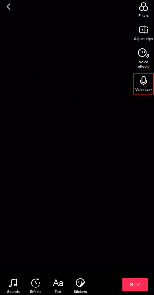 toque la opción Voz en off desde la pantalla de edición |  |  Cómo agregar sonido a TikTok