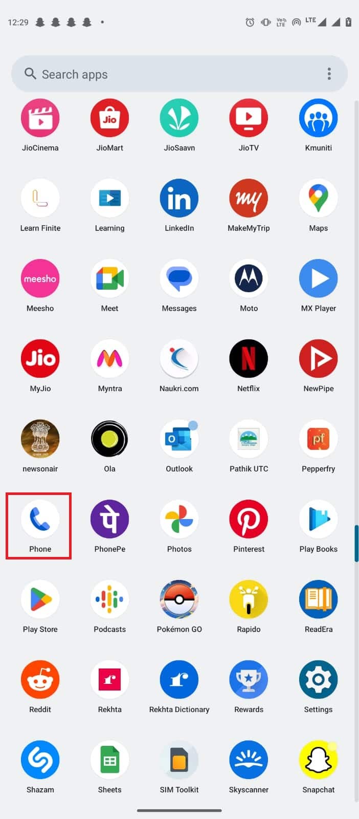 Abra la aplicación Teléfono en su teléfono Android |  ¿Qué es una llamada probable de estafa y cómo bloquearla?