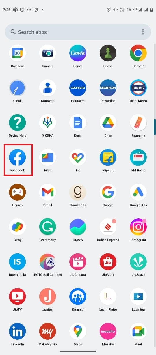 Abre Facebook desde el menú del teléfono.  Solucionar el problema del código de inicio de sesión de Facebook