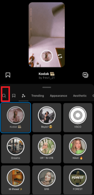 Ahora ve al ícono de búsqueda para buscar más filtros de Instagram
