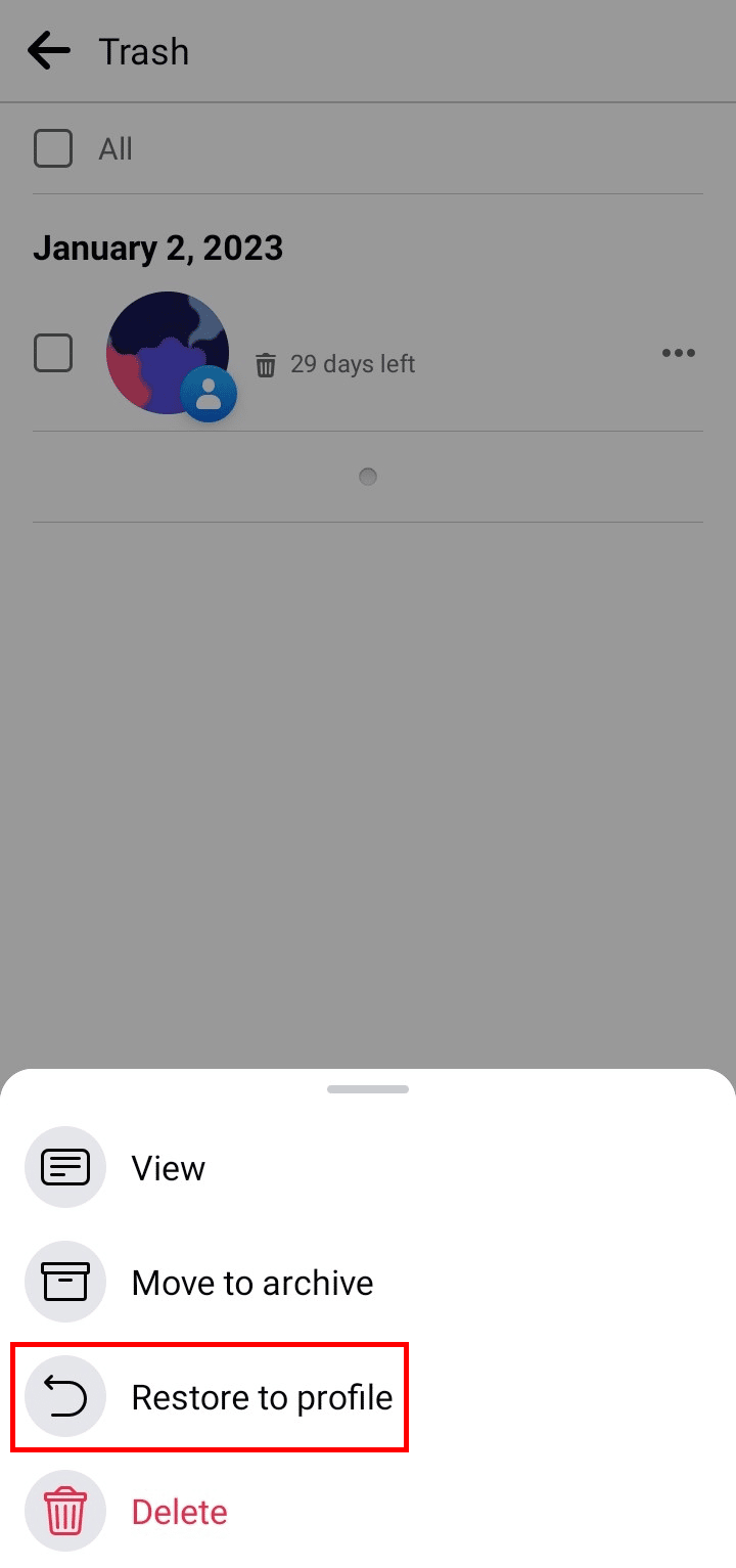 Toque la opción Restaurar a perfil del cuadro de diálogo que aparece en la parte inferior.  |  ver los comentarios eliminados de alguien en Facebook